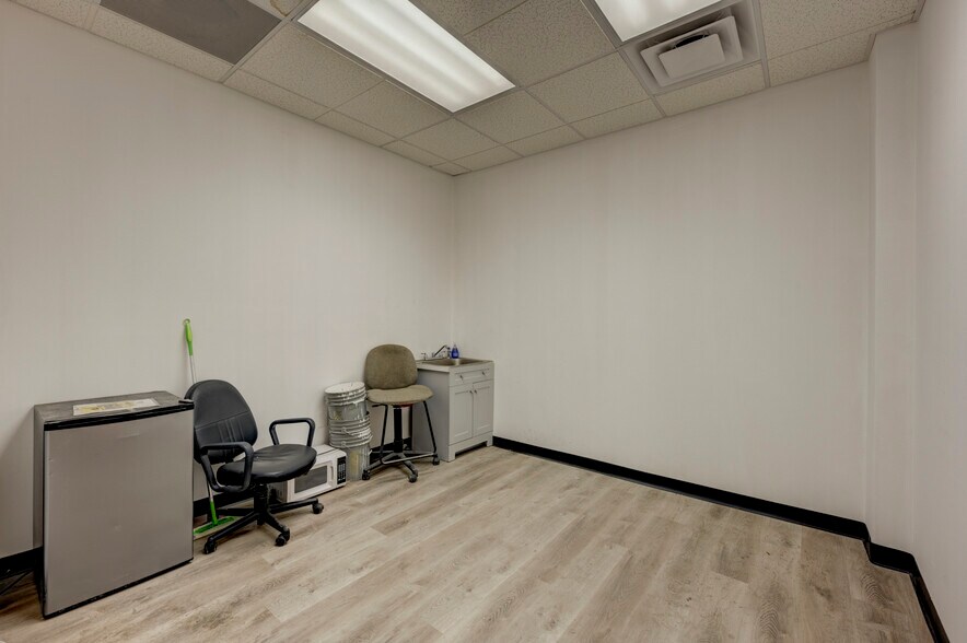 More Photos Of 575-585 Reactor Way, Reno Distribution For Lease