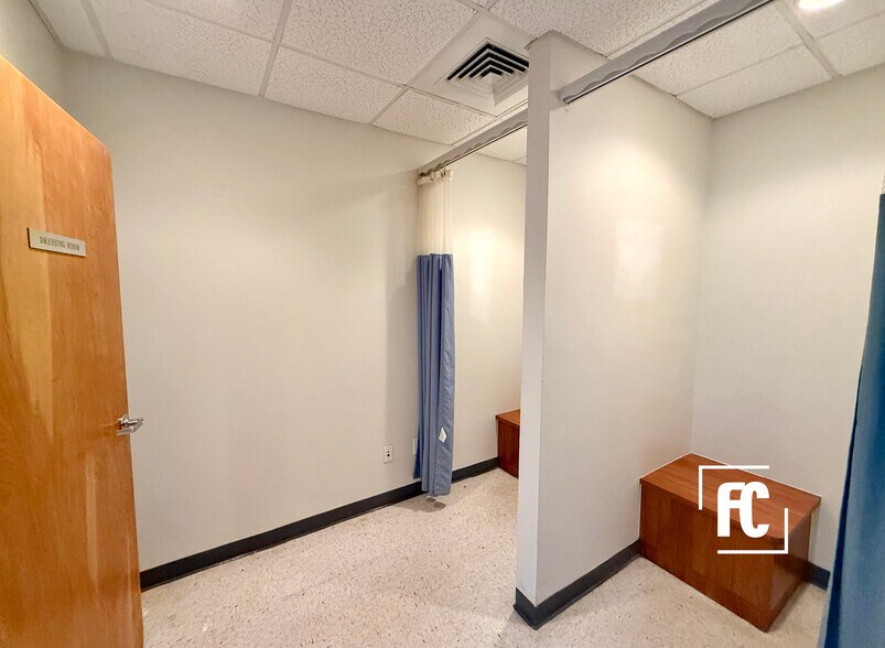 More Photos Of 835 SE Osceola St, Stuart Office Residential For Sale