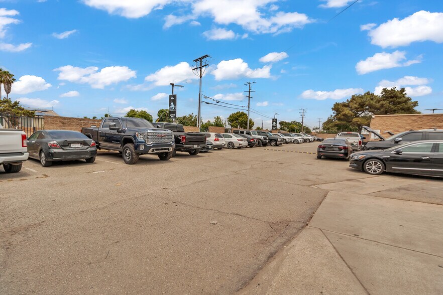 More Photos Of 10325 Central Ave, Montclair Auto Dealership For Lease