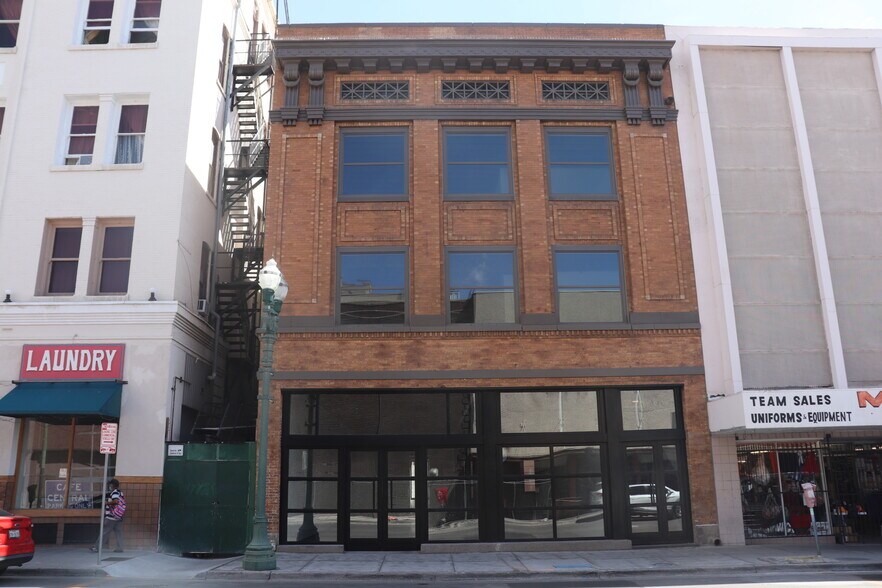 More Photos Of 108 S Stanton St, El Paso Office For Lease