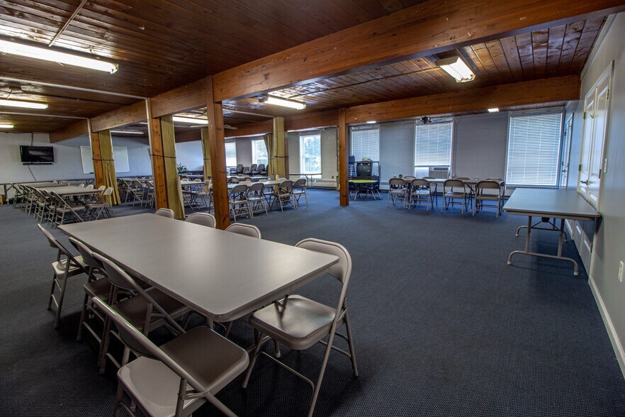 More Photos Of 23696 Northline Rd, Taylor Religious Facility For Sale