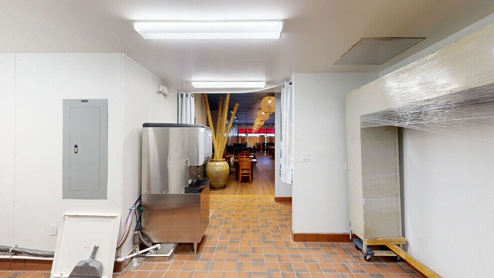 More Photos Of 355-357 Grand Ave, Oakland Storefront Retail Office For Lease