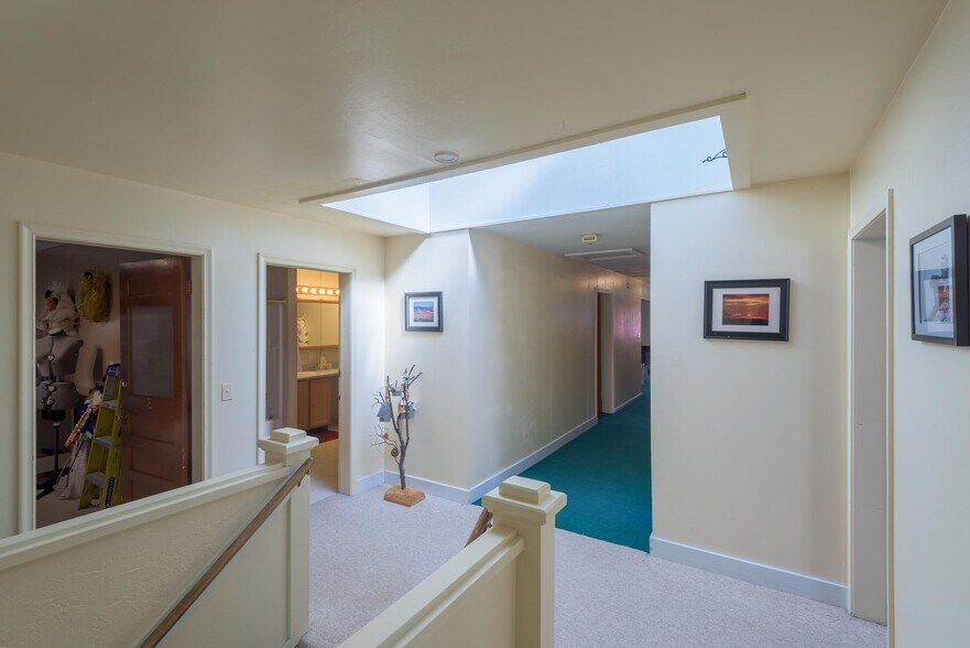 More Photos Of 21 E Pine, Pinedale General Retail For Sale