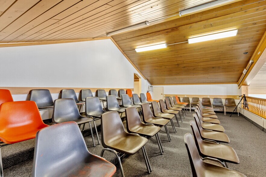 More Photos Of 6206 Lilac Dr N, Brooklyn Center Religious Facility For Sale