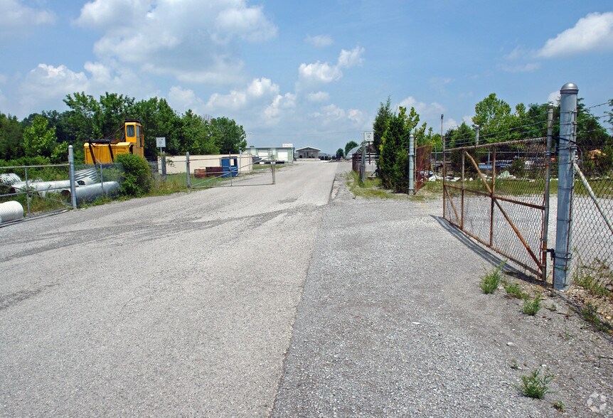 More Photos Of 10313 Cogdill Rd, Knoxville Warehouse For Lease