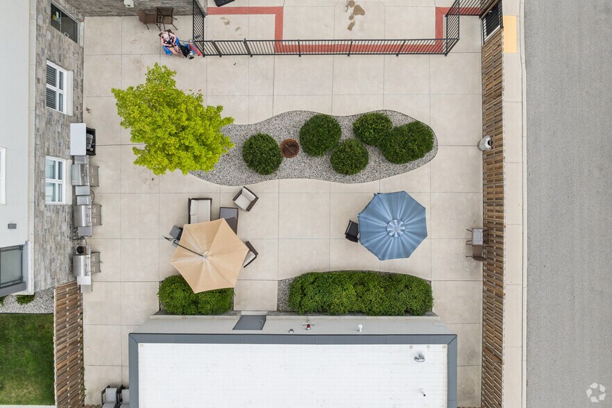 More Photos Of 550 Park Av W, Chatham Apartments For Sale