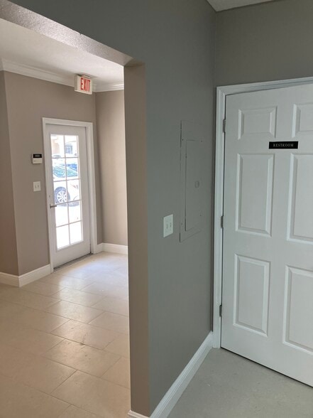 More Photos Of 3216 Cove Bend Dr, Lutz Medical For Sale