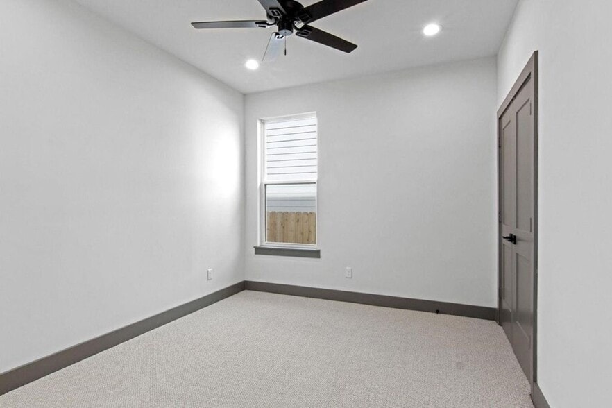 More Photos Of 4805 Paula st, Houston Multifamily For Sale
