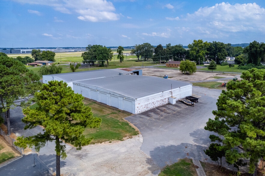 More Photos Of 714 Calhoun St, Little Rock Industrial For Sale