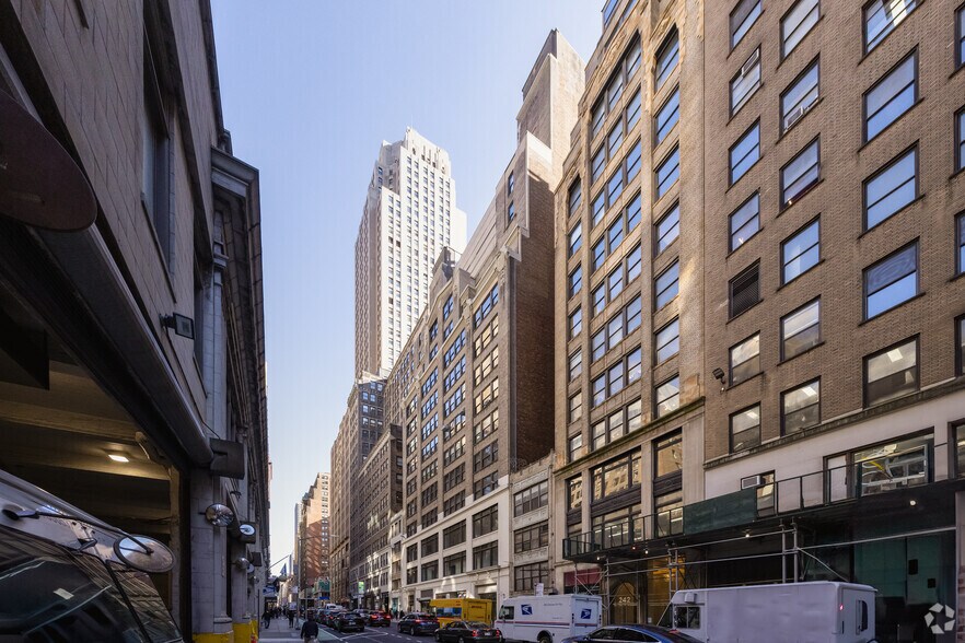 More Photos Of 230 W 38th St, New York Loft Creative Space For Lease