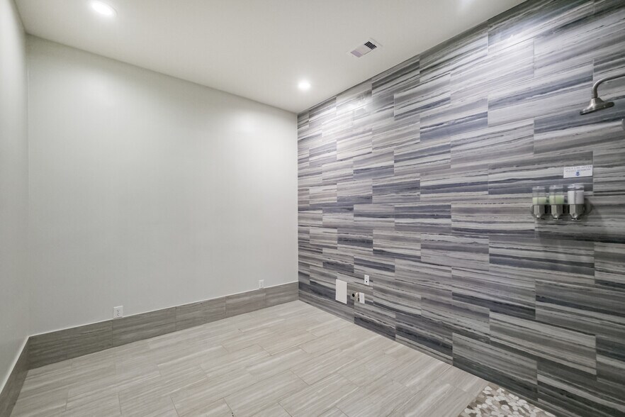 More Photos Of 21733 Provincial Blvd, Katy Loft Creative Space For Sale