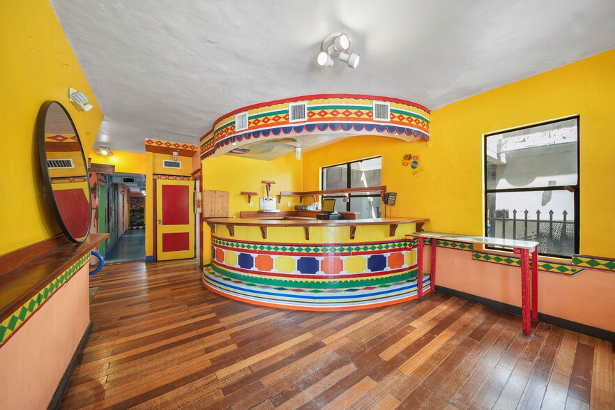 More Photos Of 819 5th St, Miami Beach Freestanding For Sale