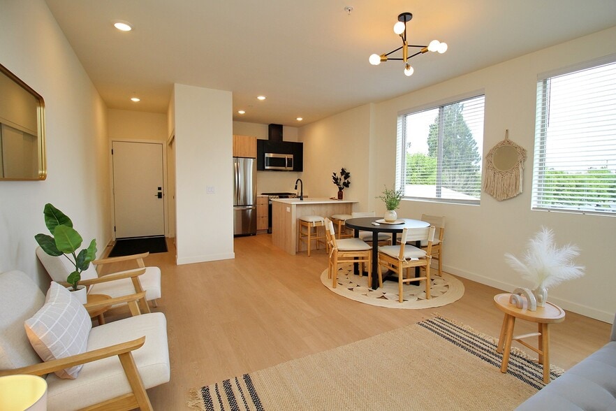 More Photos Of 7530 N Richmond Ave, Portland Apartments For Sale