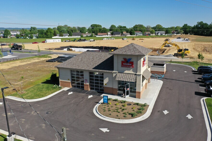 More Photos Of 1771 Veterans Pky, Jeffersonville General Retail For Sale