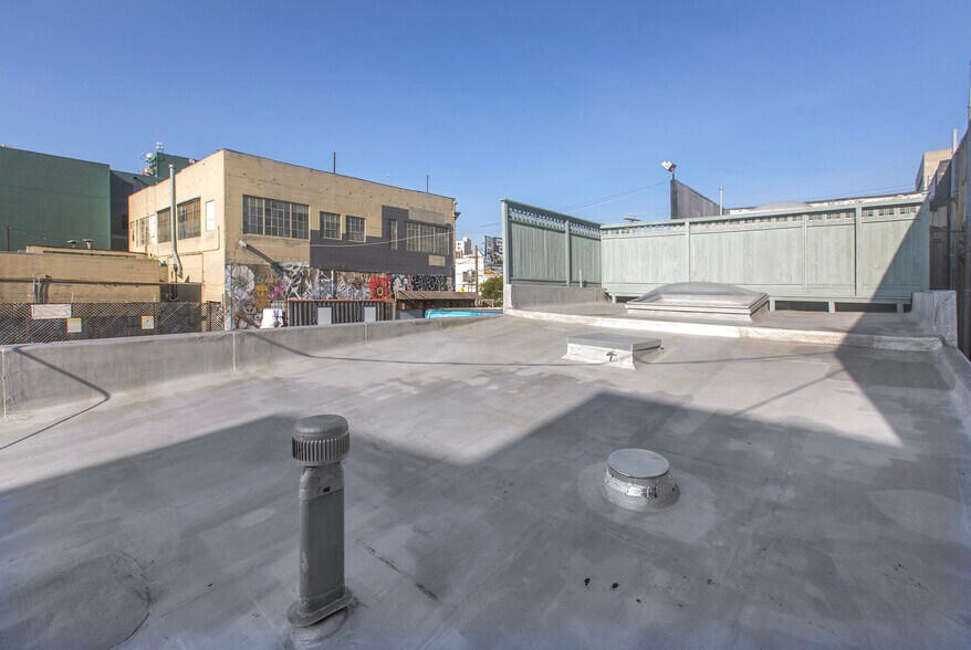More Photos Of 49 Duboce Ave, San Francisco Warehouse For Sale