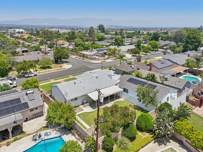 More Photos Of 17148 Stare St, Northridge Apartments For Sale