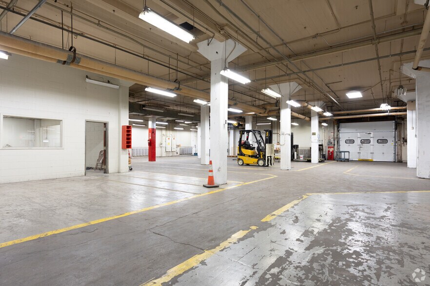More Photos Of 1502 Beeler St, New Albany Manufacturing For Sale