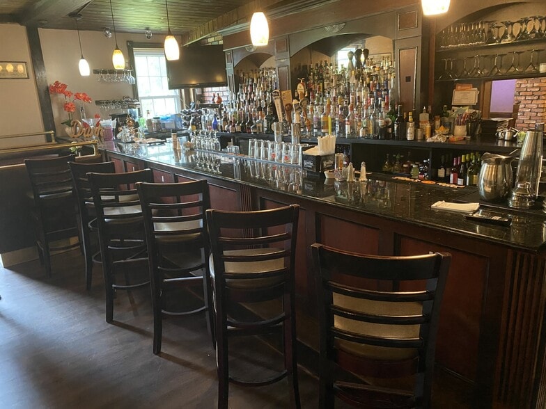 More Photos Of 17 Rowley St, Winsted Restaurant For Sale