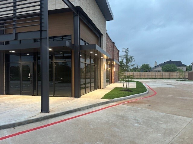 More Photos Of 13330 Spring Cypress Road, Cypress Storefront For Lease