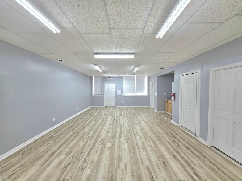 More Photos Of 3123 W 63rd St, Chicago Storefront Retail Residential For Lease