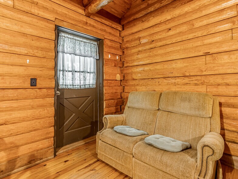 More Photos Of 20843 W Cookson Bend Rd, Cookson Hotel For Sale