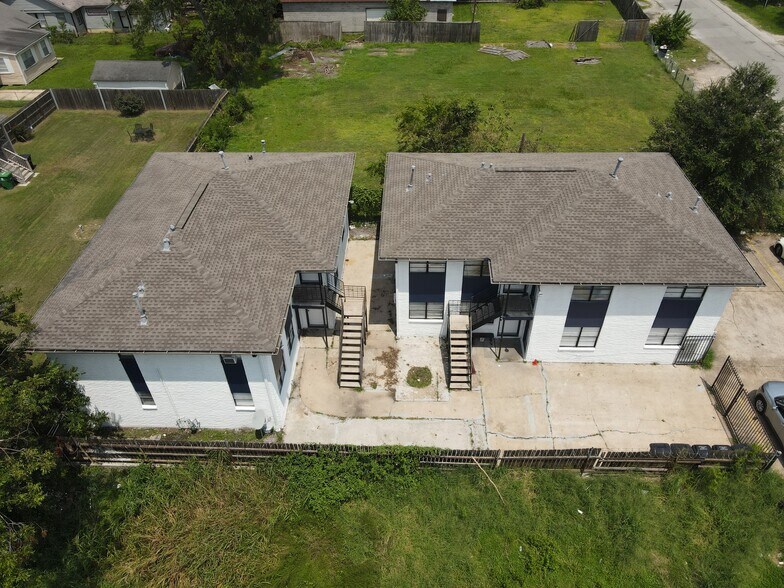 More Photos Of 3613 Crane St, Houston Apartments For Sale