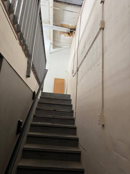 More Photos Of 3047 Terrace Ave, Naples Industrial For Sale