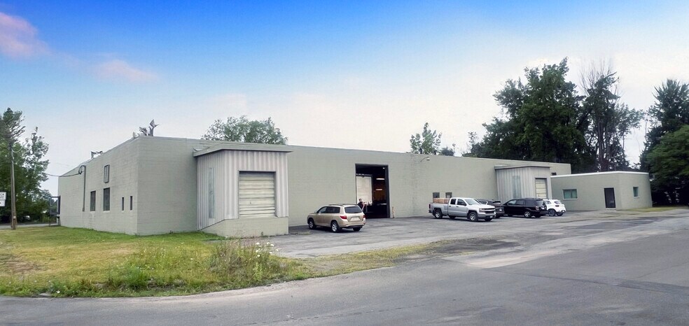 Primary Photo Of 302 Stoutenger St, East Syracuse Warehouse For Lease