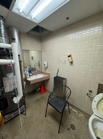 More Photos Of 7700 Minoru Gate, Richmond Specialty For Lease