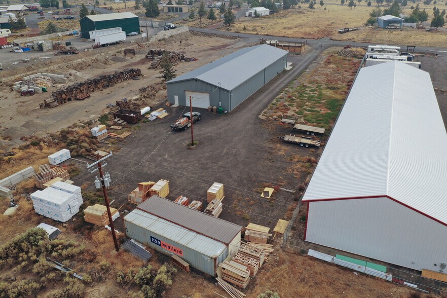 More Photos Of 14079 SW Commercial Loop Rd, Terrebonne Warehouse For Sale