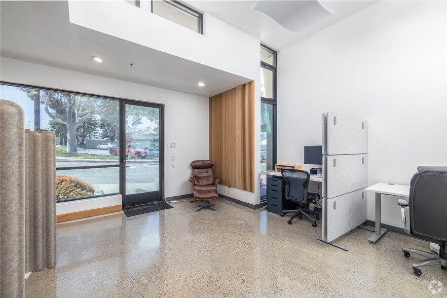 More Photos Of 627 Aviation Way, Manhattan Beach Loft Creative Space For Sale