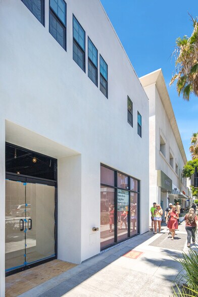 More Photos Of 433-435 N Beverly Dr, Beverly Hills General Retail For Lease