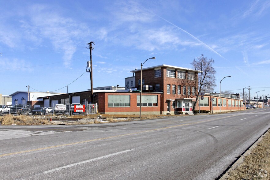 Primary Photo Of 5425 Manchester Ave, Saint Louis Warehouse For Lease