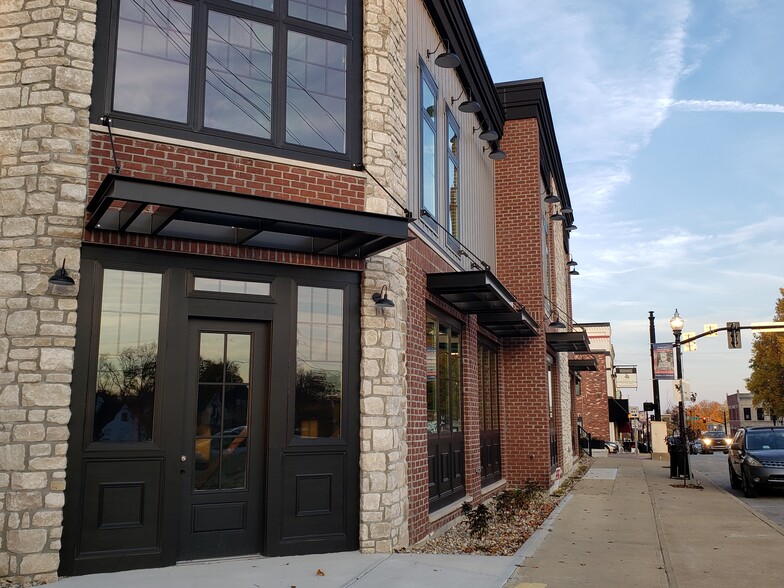 More Photos Of 120-180 W Main St, Danville Storefront Retail Office For Lease