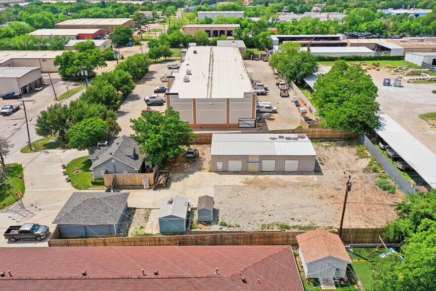 More Photos Of 2423 Hinton Dr, Irving Warehouse For Lease