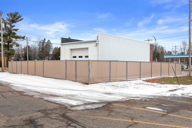 More Photos Of 233 W Clark St, Stevens Point Auto Repair For Sale