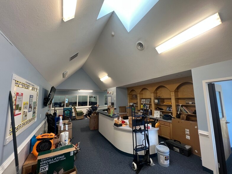 More Photos Of 82 Capital Dr, Warsaw Daycare Center For Sale
