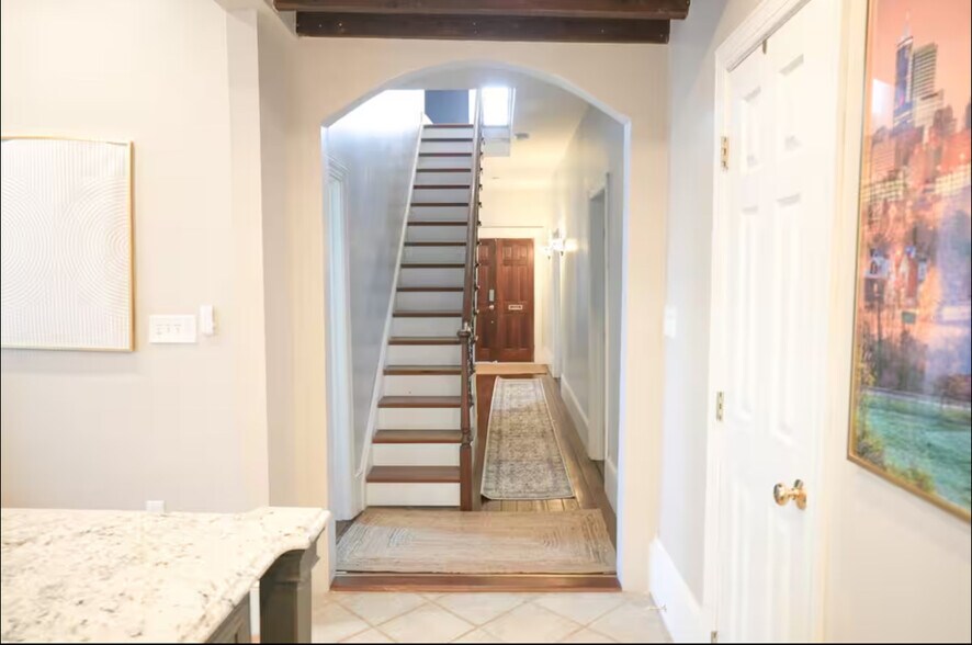 More Photos Of 405 Morson St, Raleigh Office For Lease