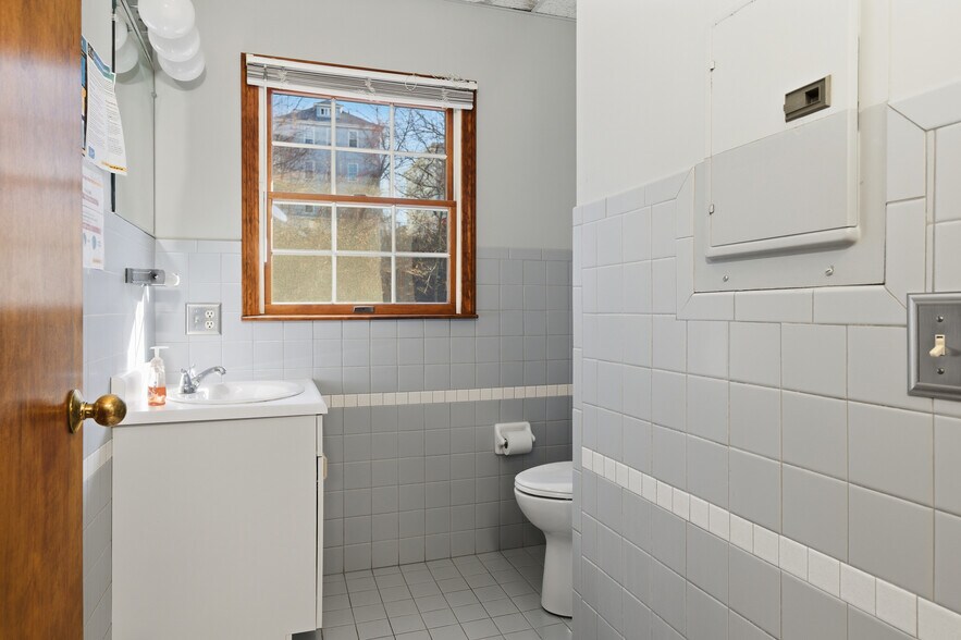 More Photos Of 352 Park Ave, Woonsocket Office For Sale