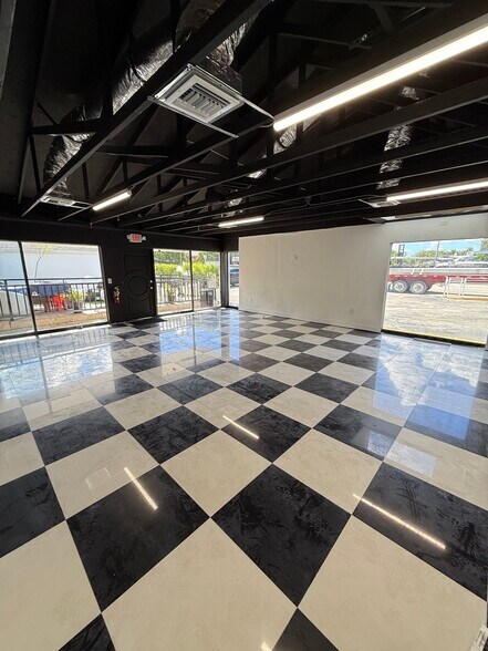 More Photos Of 777 NE 79th St, Miami Freestanding For Lease
