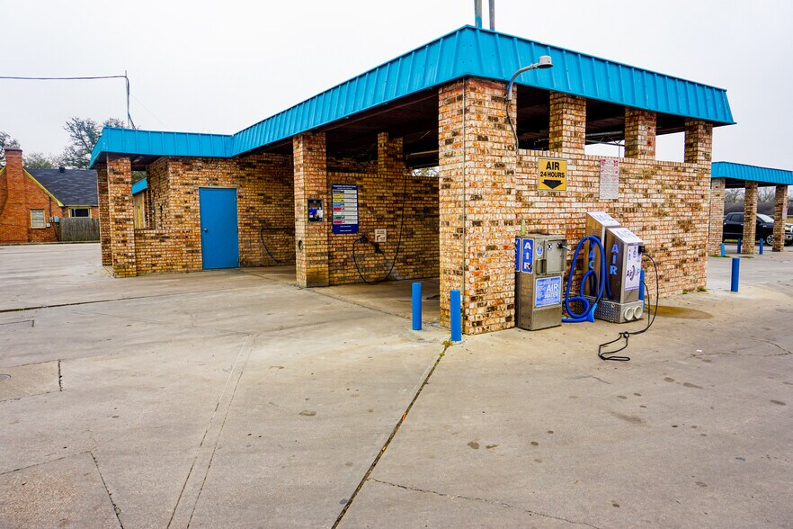 More Photos Of 2100 S College Ave, Bryan Service Station For Sale