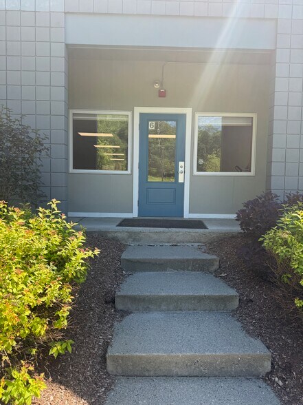 More Photos Of 30 Airport Rd, West Lebanon Office For Lease