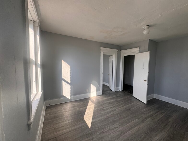 More Photos Of 48-50 Mitchell Ave, Waterbury Apartments For Sale