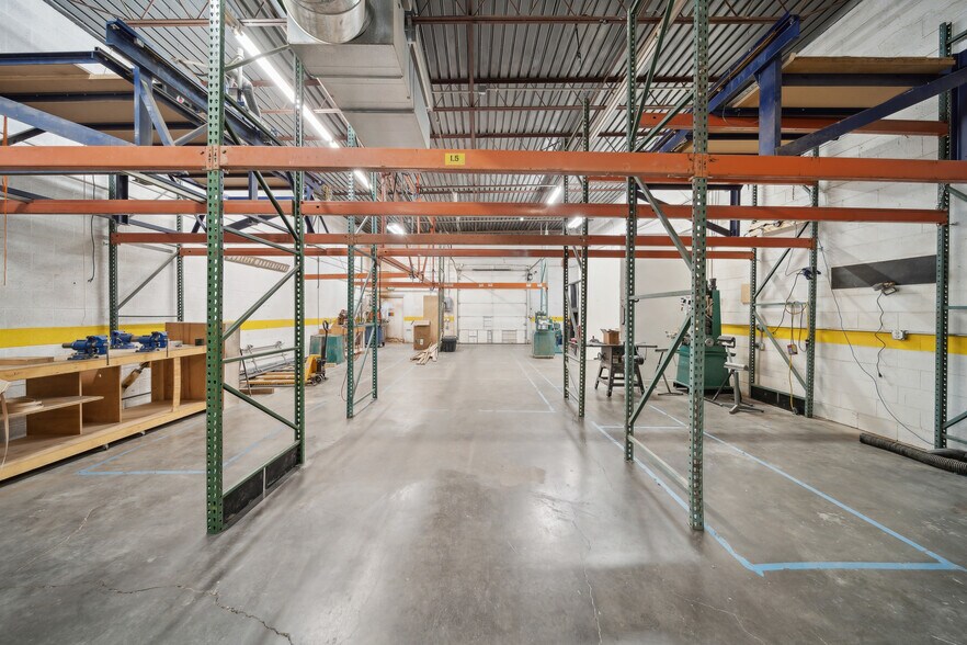 More Photos Of 4434-4437 S 74th Ave, Tulsa Warehouse For Sale