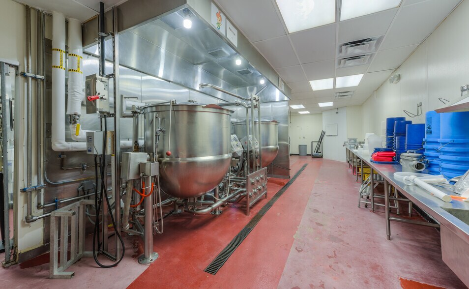 More Photos Of 573 S Arthur Ave, Louisville Warehouse For Lease