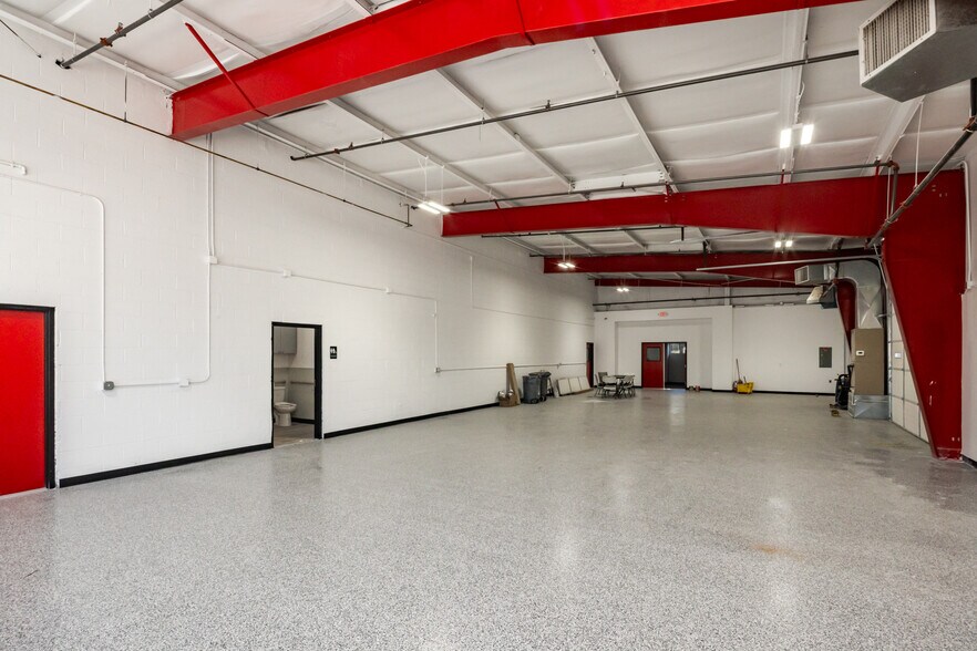 More Photos Of 1851 Commander Dr, Lake Havasu City Freestanding For Lease