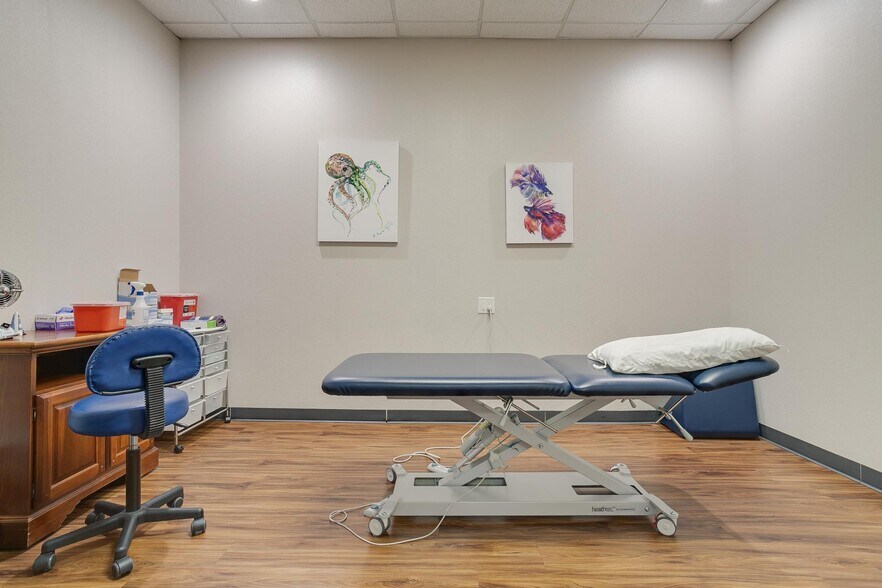 More Photos Of 1580 US Highway 287 N, Mansfield Medical For Sale