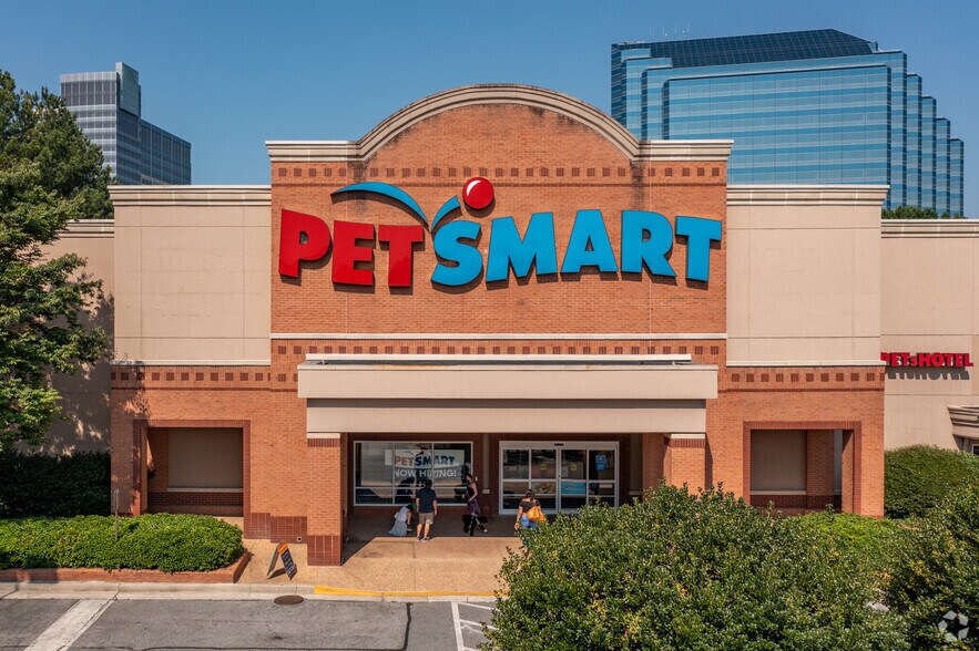 More Photos Of 124-136 Perimeter Ctr W, Atlanta Unknown For Lease