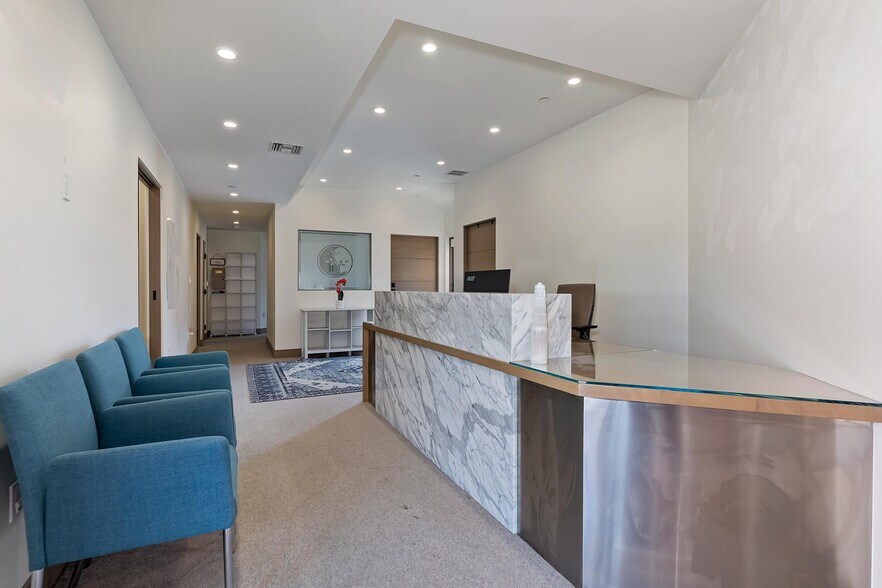 More Photos Of 729 Montana Ave, Santa Monica Office For Lease