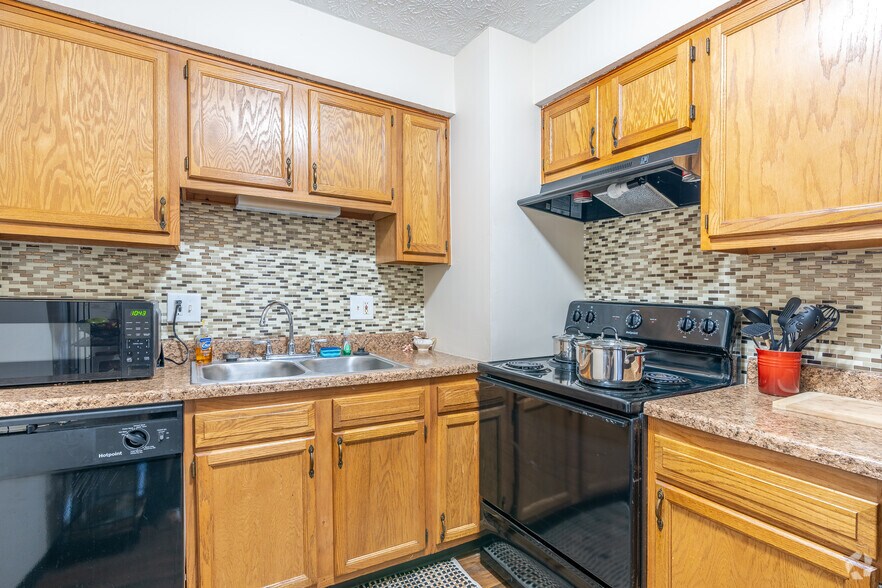 More Photos Of 3691 Windward Way, Columbus Apartments For Sale